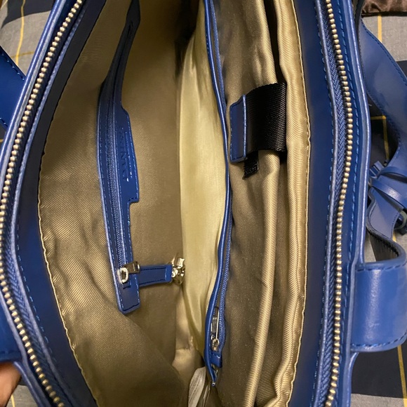 Large Danier Leather bag - Picture 4 of 13